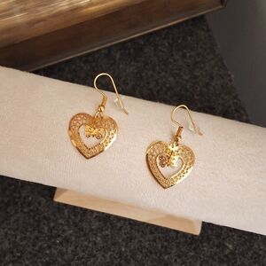 💥SALE💥NEW Gold Heart & Butterfly Dangle Earrings